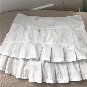 Ivivva Girls Pleated Tennis Skirt!! White size 12!